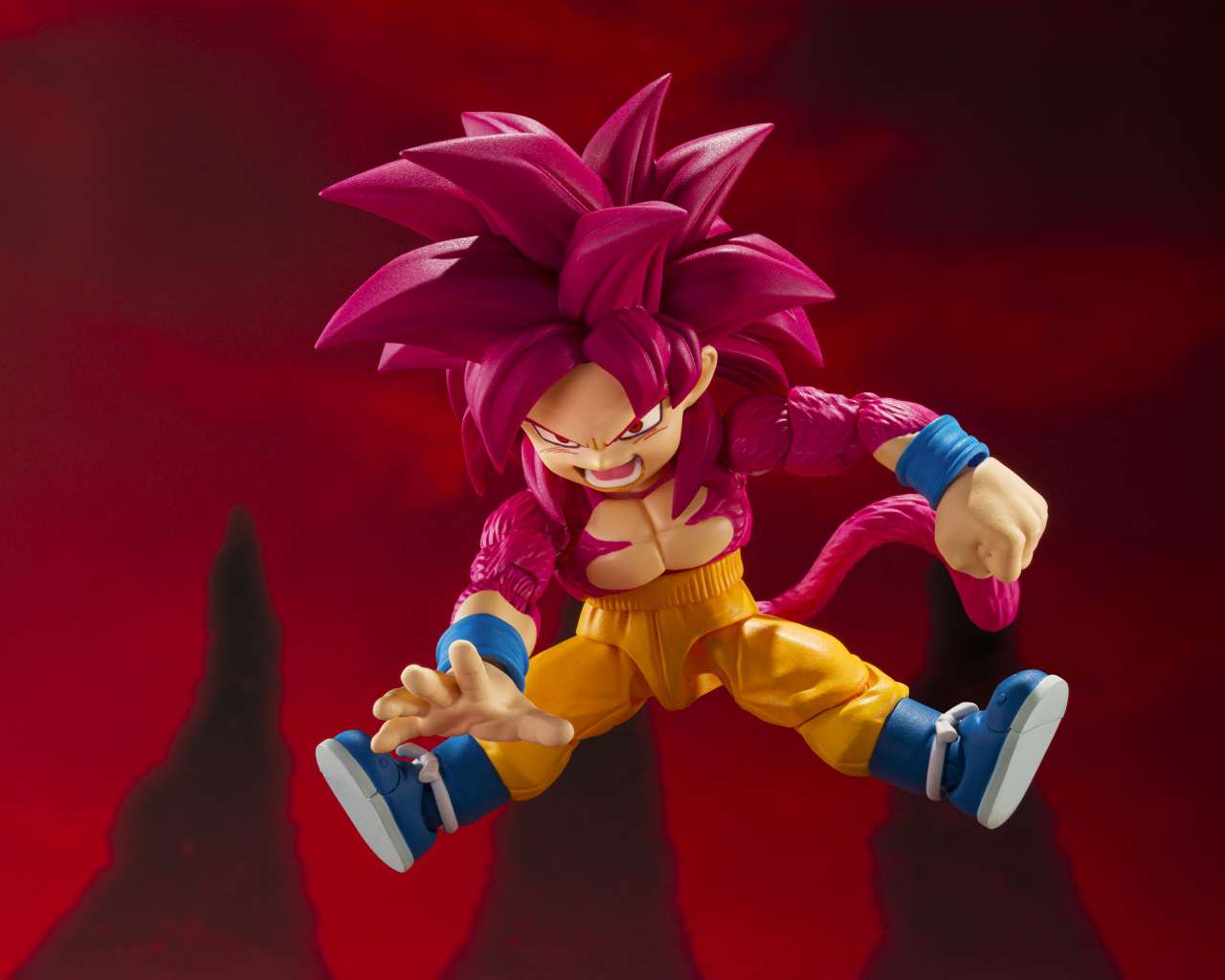 DRAGON   BALL   DAIMA   S.H.FIGUARTS   -   SUPER   SAIYAN   4   SON   GOKU   (MINI)