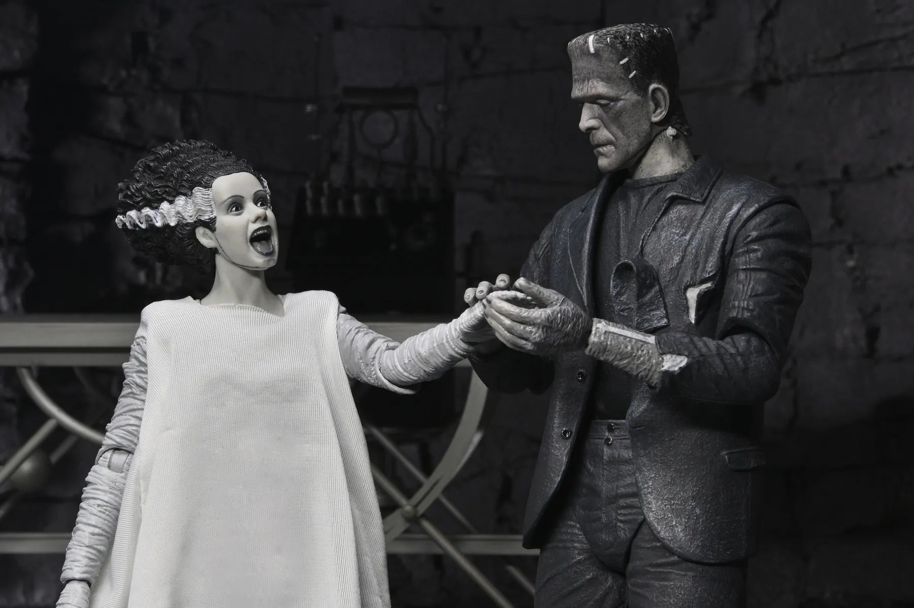 Universal Monsters Bride Of Frankenstein 90th Monster & His Mate B&w 2pack