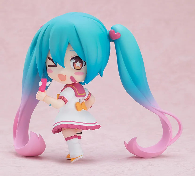 Hatsune Miku M@gical Cure! Love Shot! Nendoroid