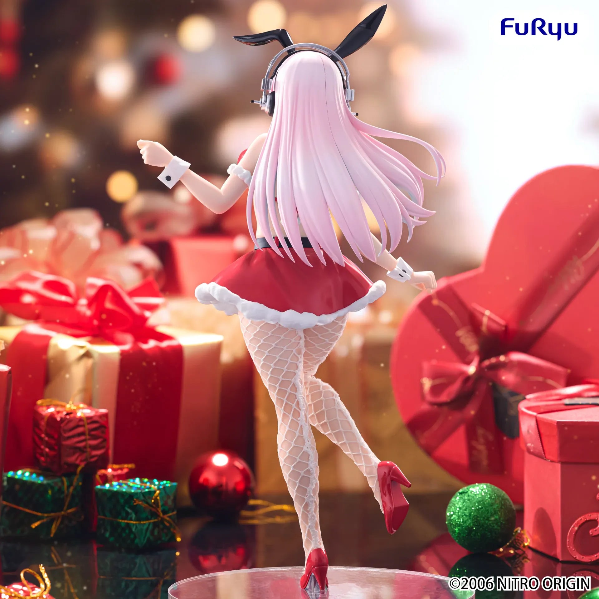 Super Sonico Santa Bicute Bunnies Figure