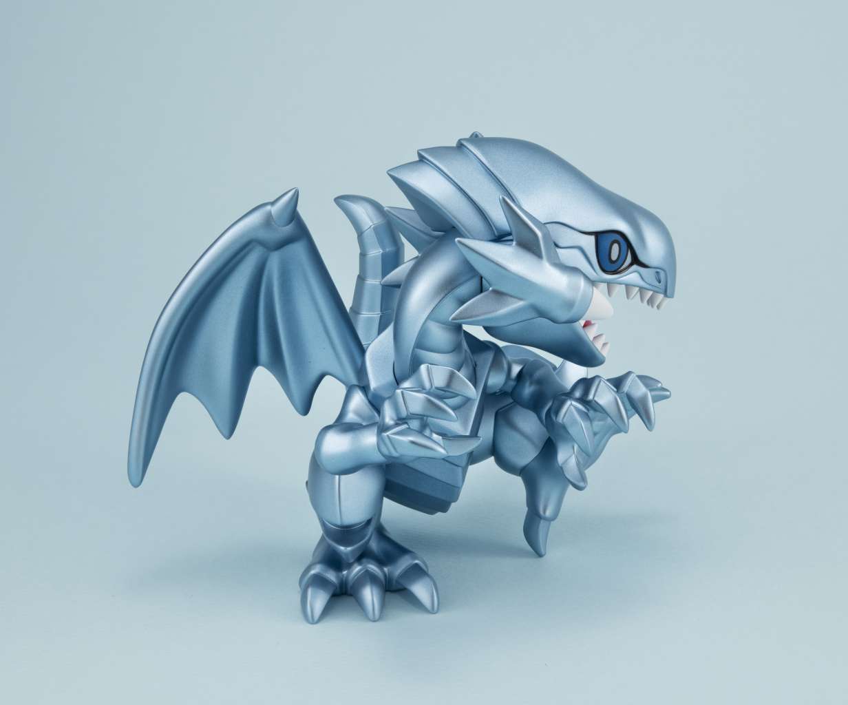 Megatoon Yu-Gi-Oh Blue Eyes White Dragon