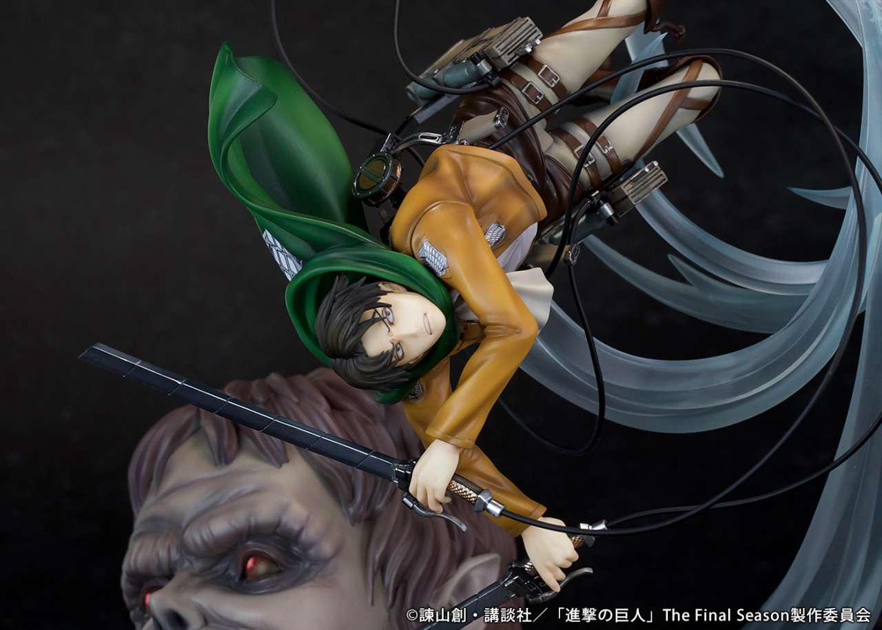 Statua Attack on titan levi vs beast titan