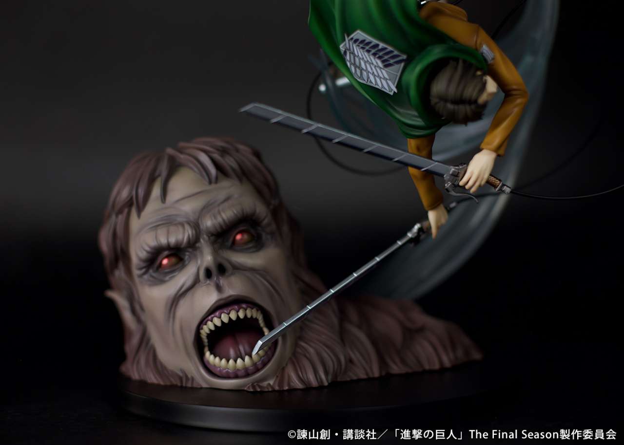 Statua Attack on titan levi vs beast titan