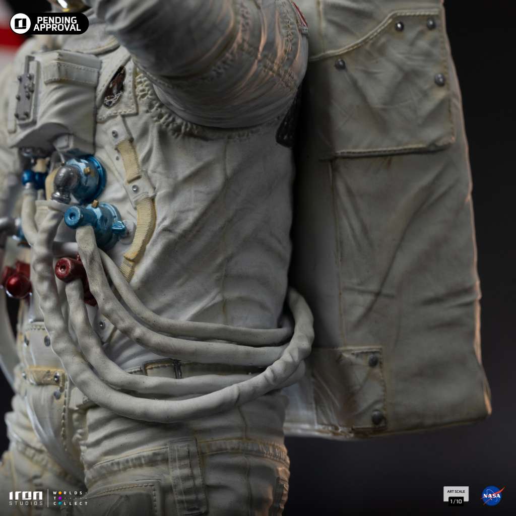 Apollo 11 Astronaut 1/10 Statue