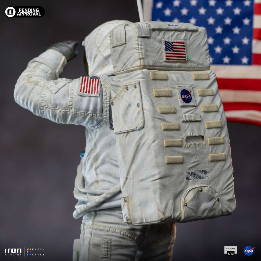 Apollo 11 Astronaut 1/10 Statue