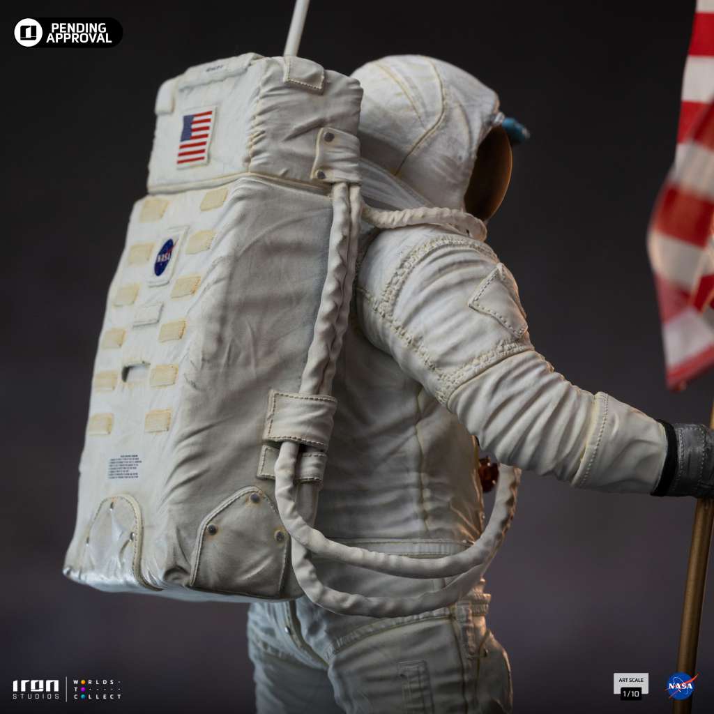 Apollo 11 Astronaut 1/10 Statue