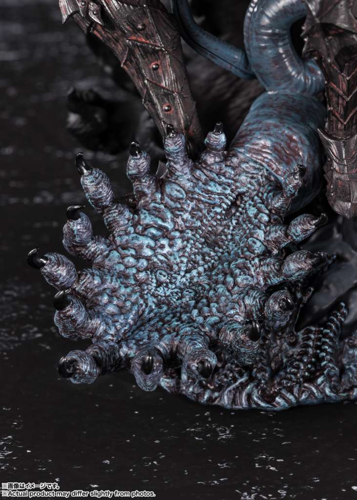 Berserk   Figuarts   Zero   Touche   Metallique   -   Guts   (Berserker   Armor)