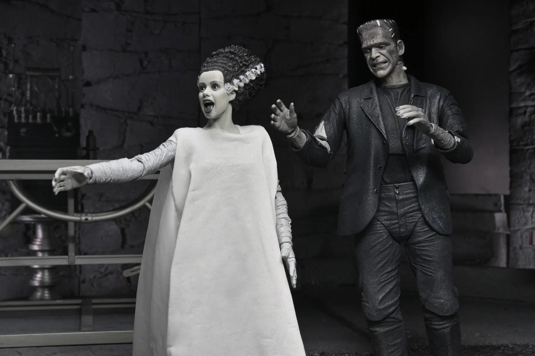 Universal Monsters Bride Of Frankenstein 90th Monster & His Mate B&w 2pack