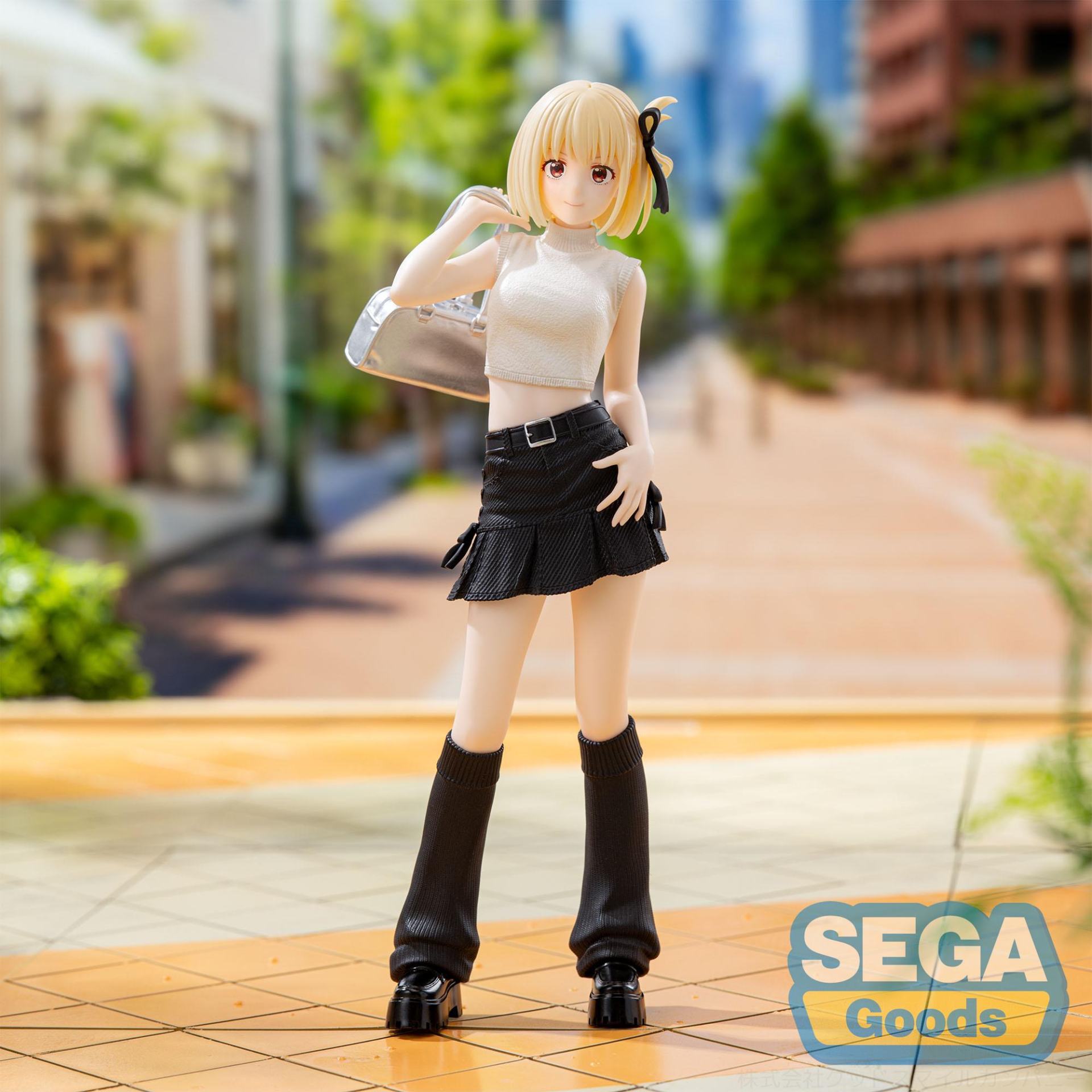 Lycoris Recoil Chisato Nishikigi Street Snap High Premium Figure