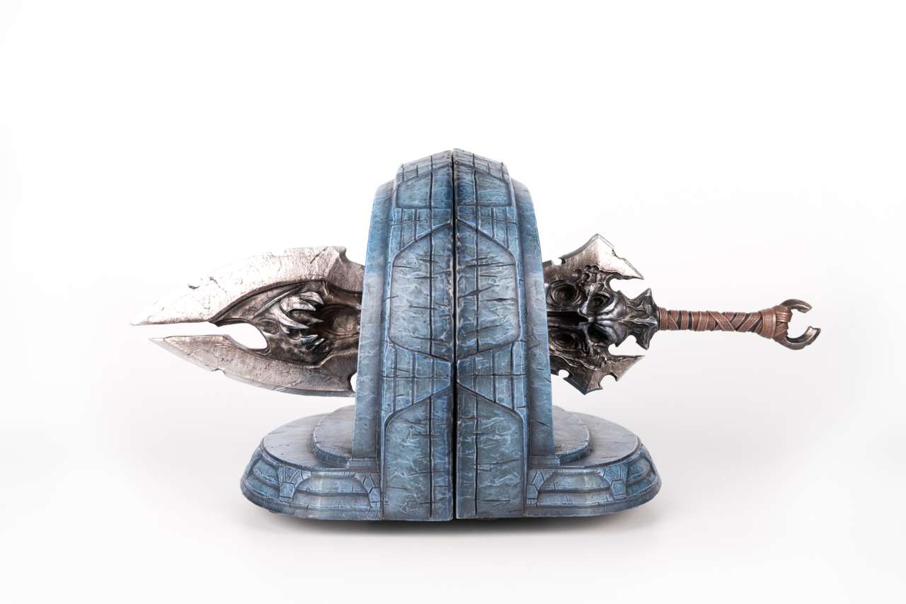 Darksiders Chaoseater Bookends