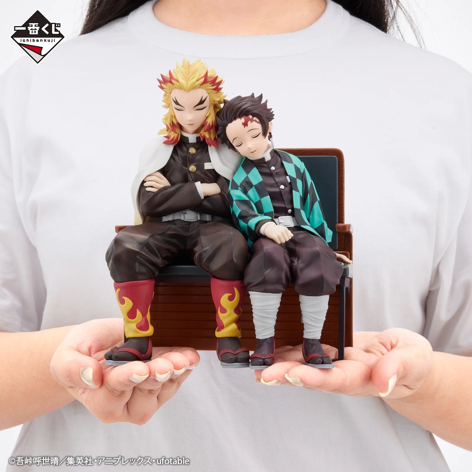 ICHIBAN   KUJI   DEMON   SLAYER   -   THE   CONNECTED   TRAIL   -   B   PRIZE   -   REVIBLE   MOMENT   KAMADO   TANJIRO   &   RENGOKU   KYOJURO